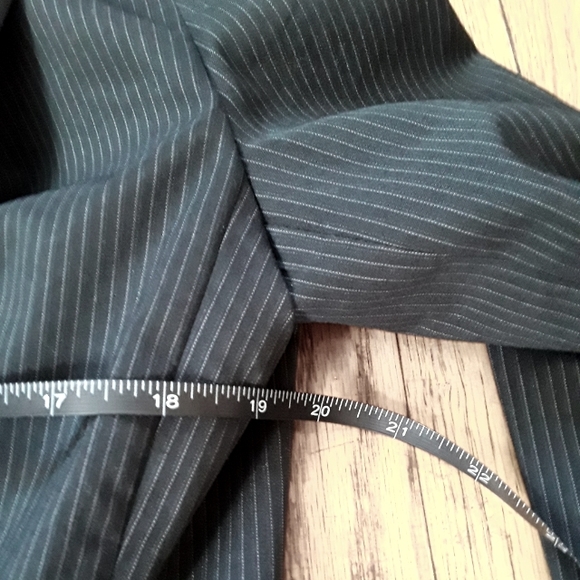 New York and Company Women's Black and White Striped Blazer Jacket. Size 8 - Picture 5 of 8